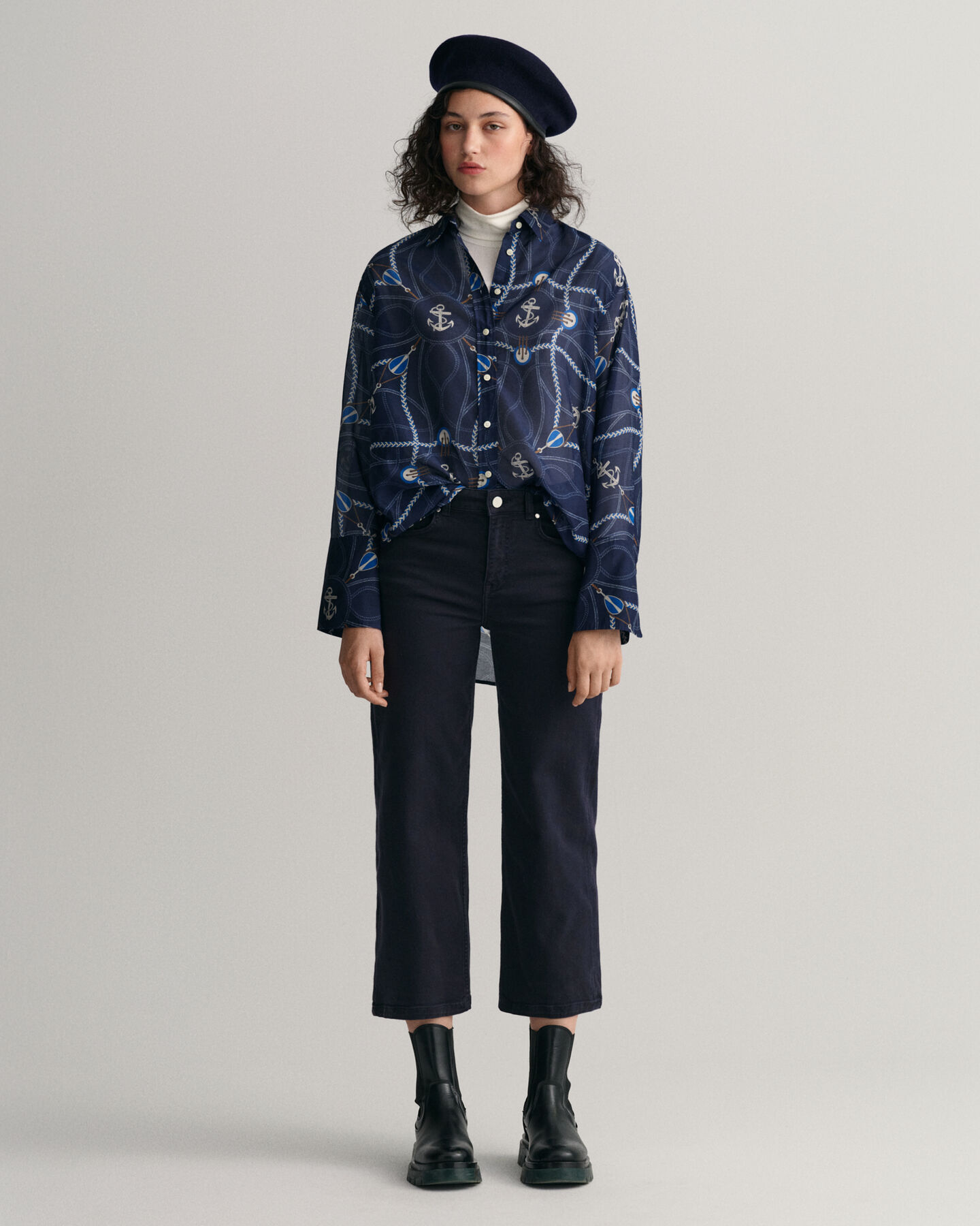 Verkürzte Color Jeans mit weitem Bein