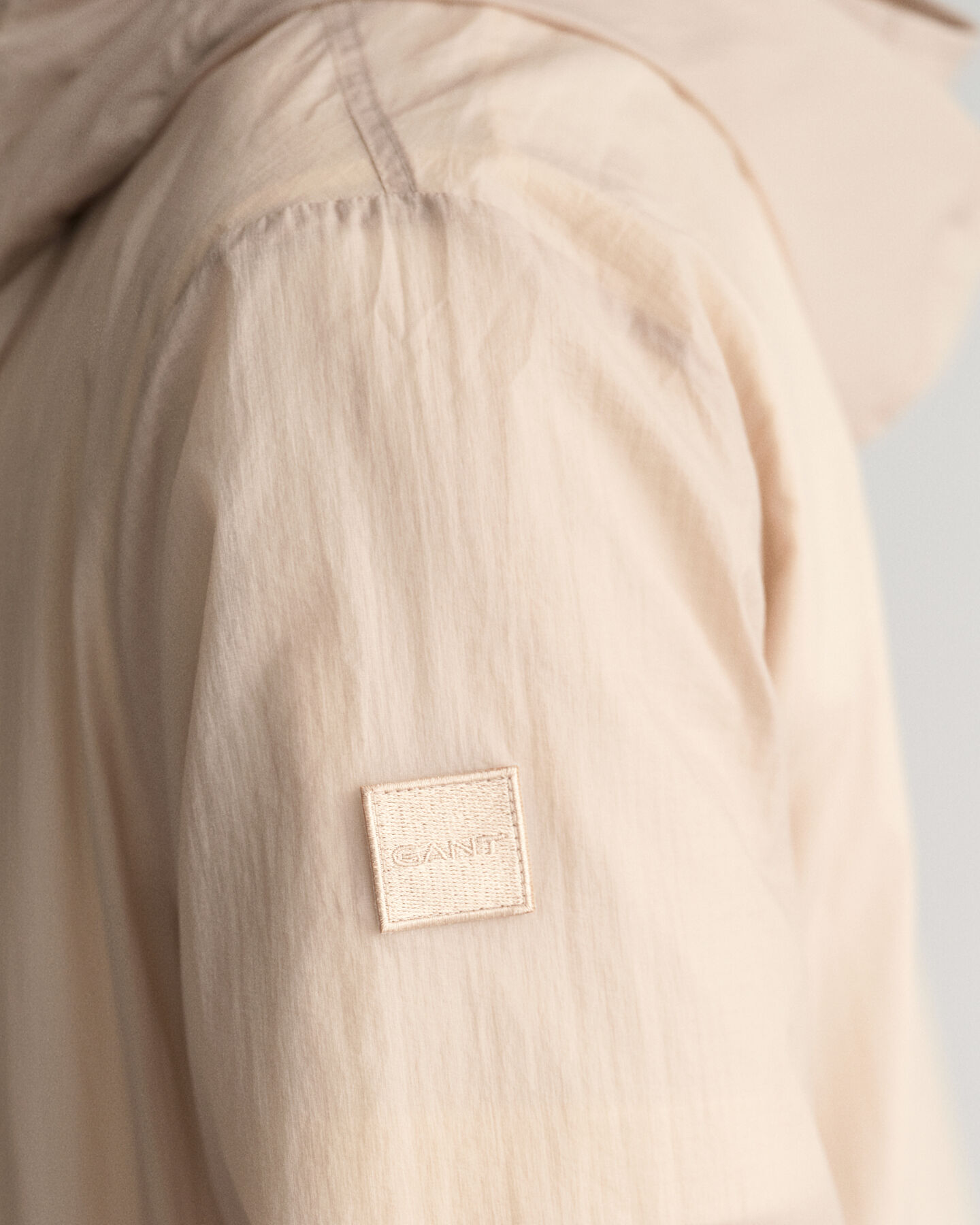 Packbarer leichter Windbreaker