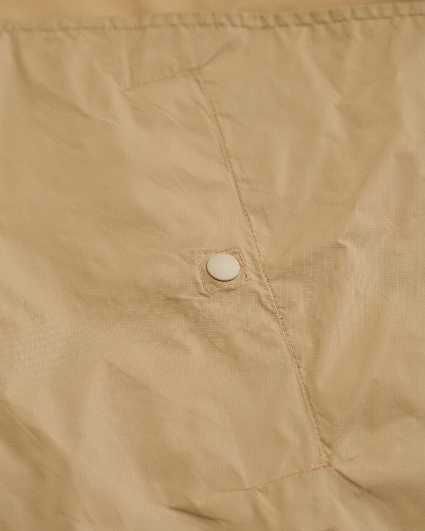 Leichter verstaubarer Windbreaker