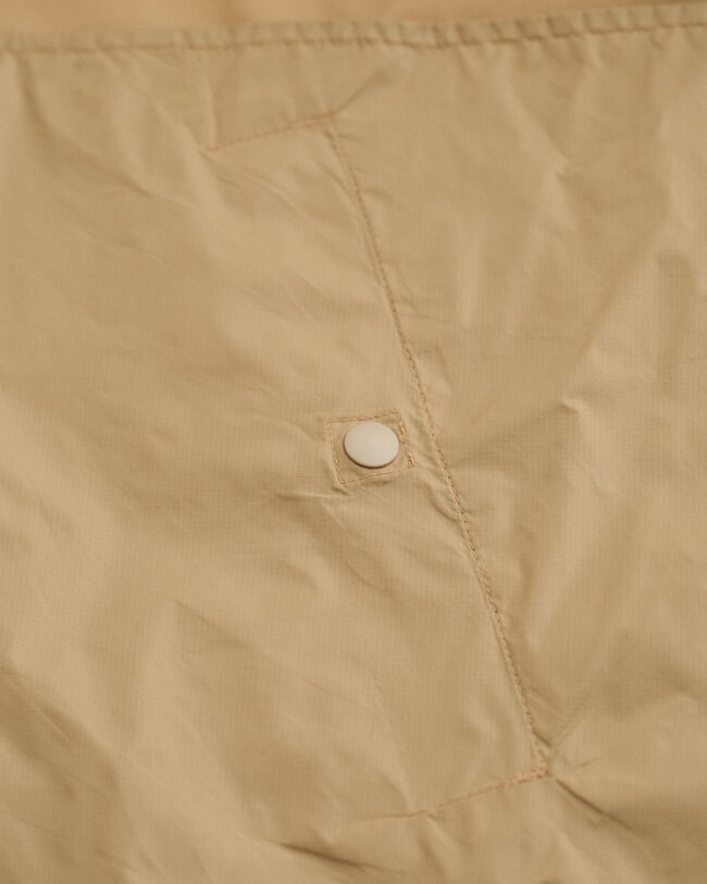 Leichter verstaubarer Windbreaker