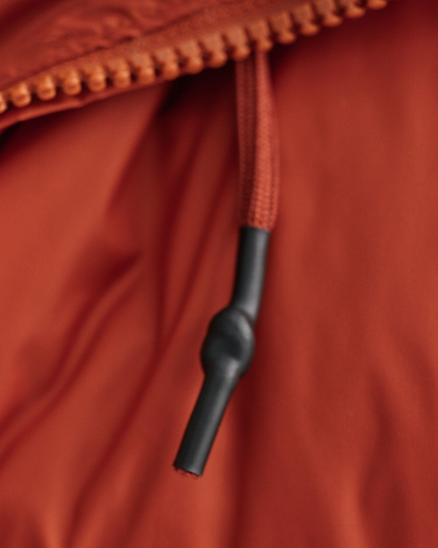 Glänzende Puffer Jacke