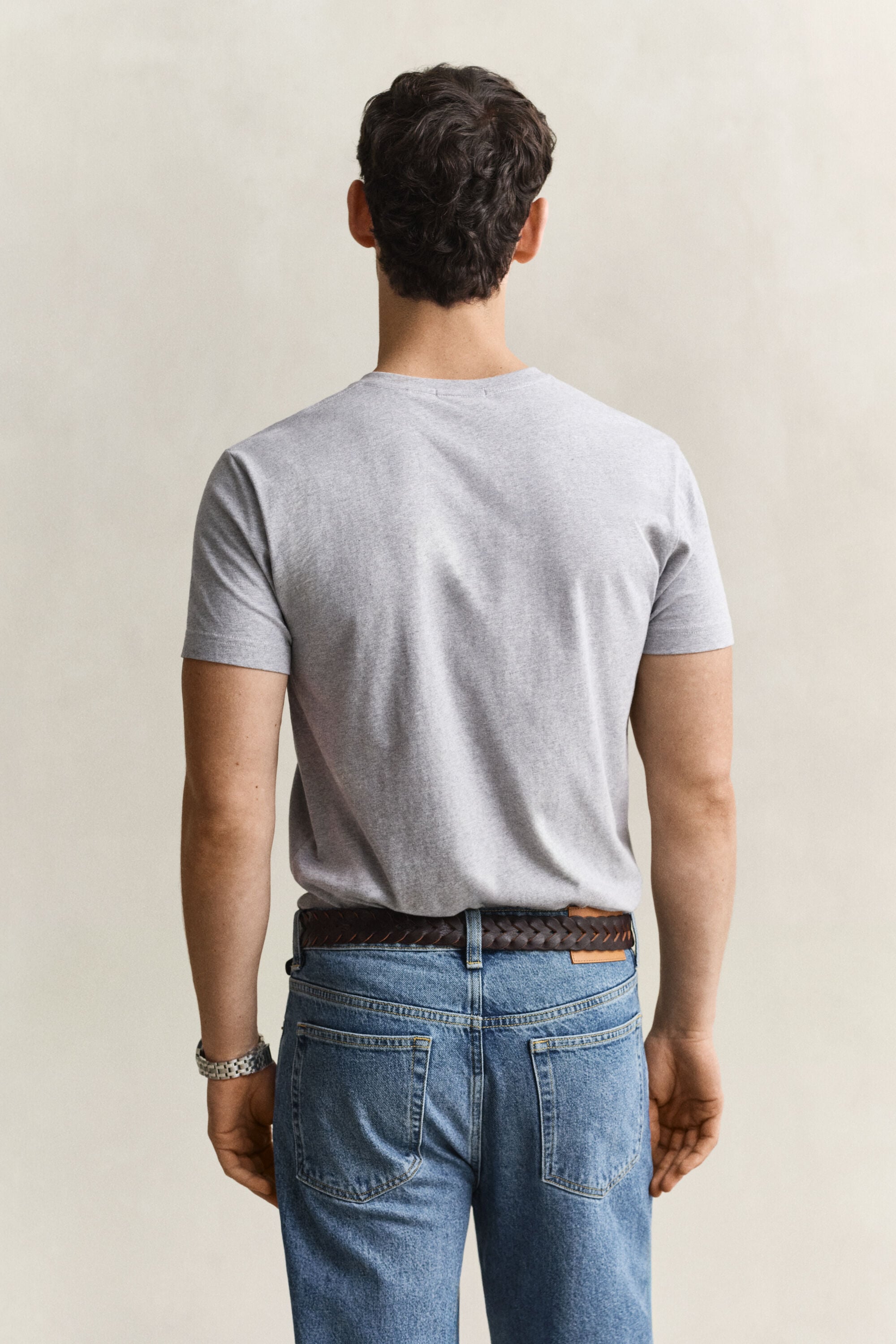 T-shirt Shield con scollo a V