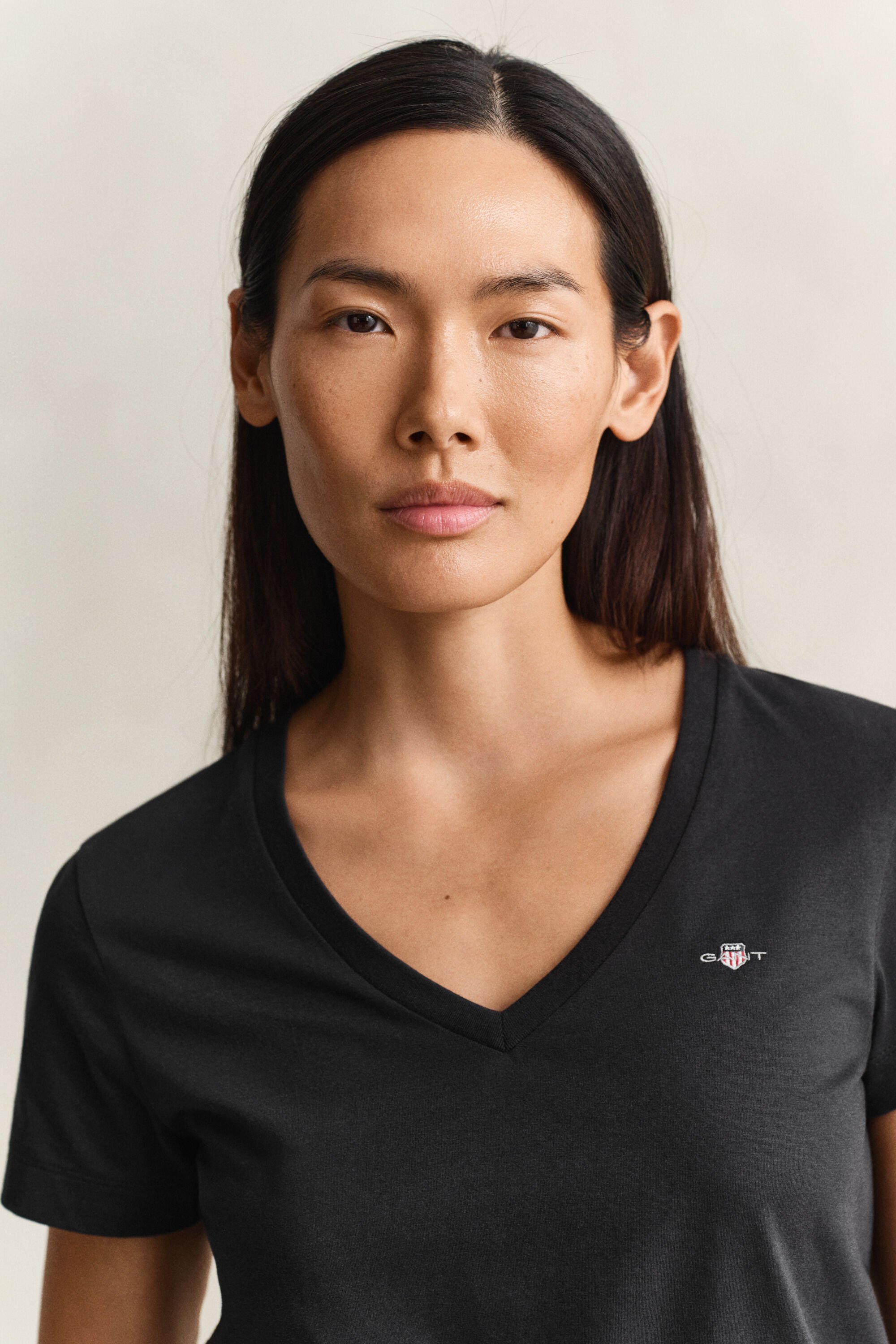 T-shirt col V Shield