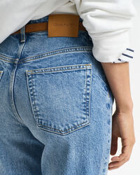 Verkürzte Jeans mit geradem Bein