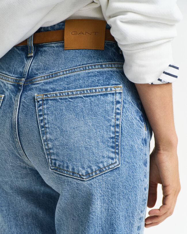 Verkürzte Jeans mit geradem Bein