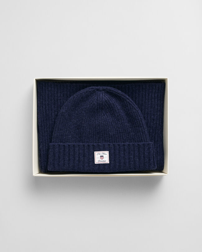 Beanie und Schal aus Wolle im Geschenkset