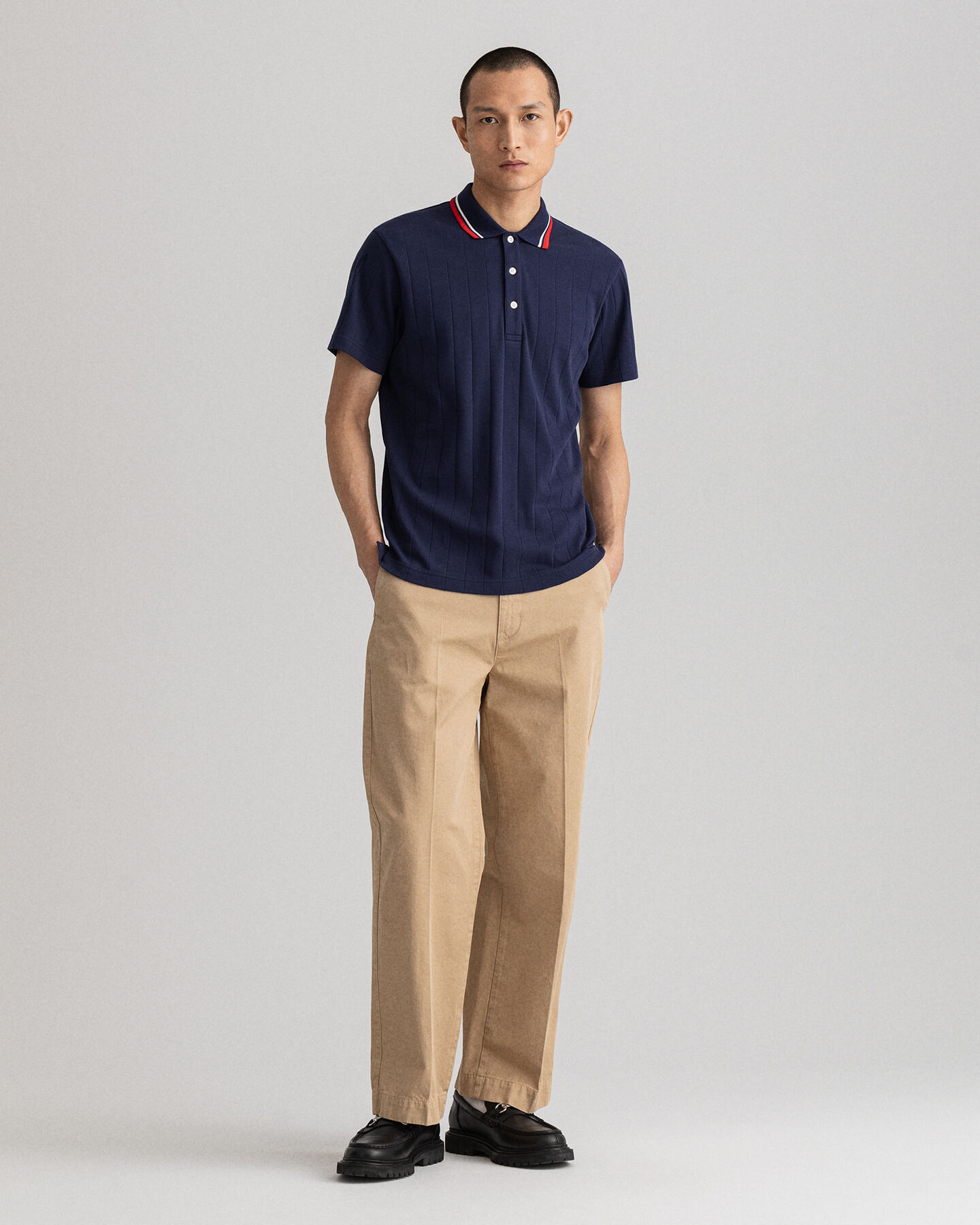 Kurzarm-Rugger mit Nadelzugdesign