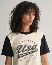 Logo T-Shirt im Blockfarbendesign