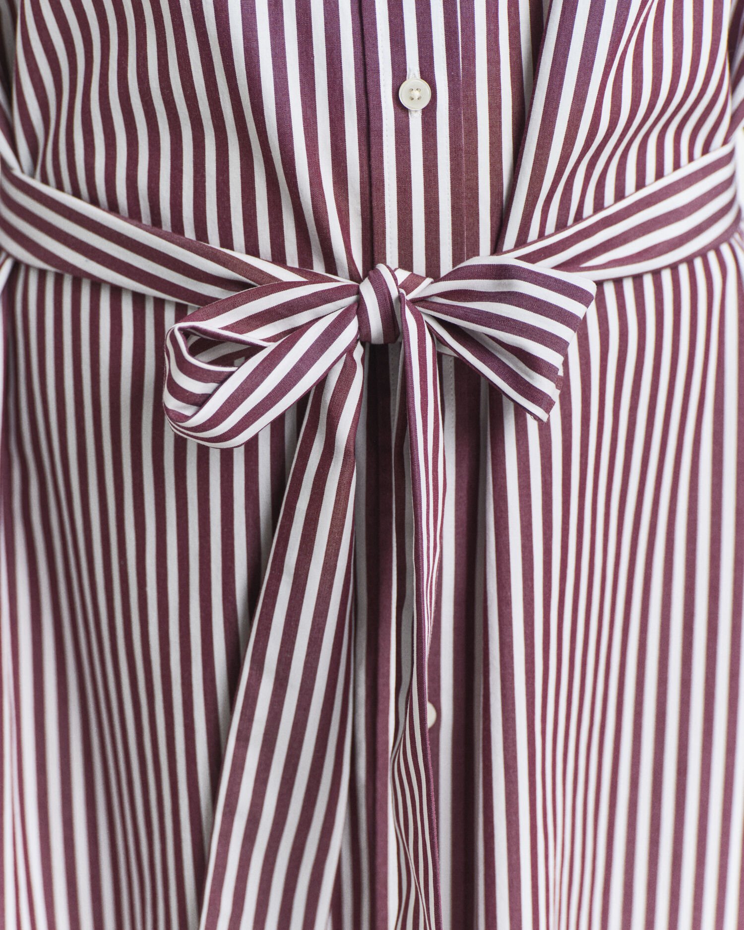 Robe-chemise classique en popeline avec ceinture