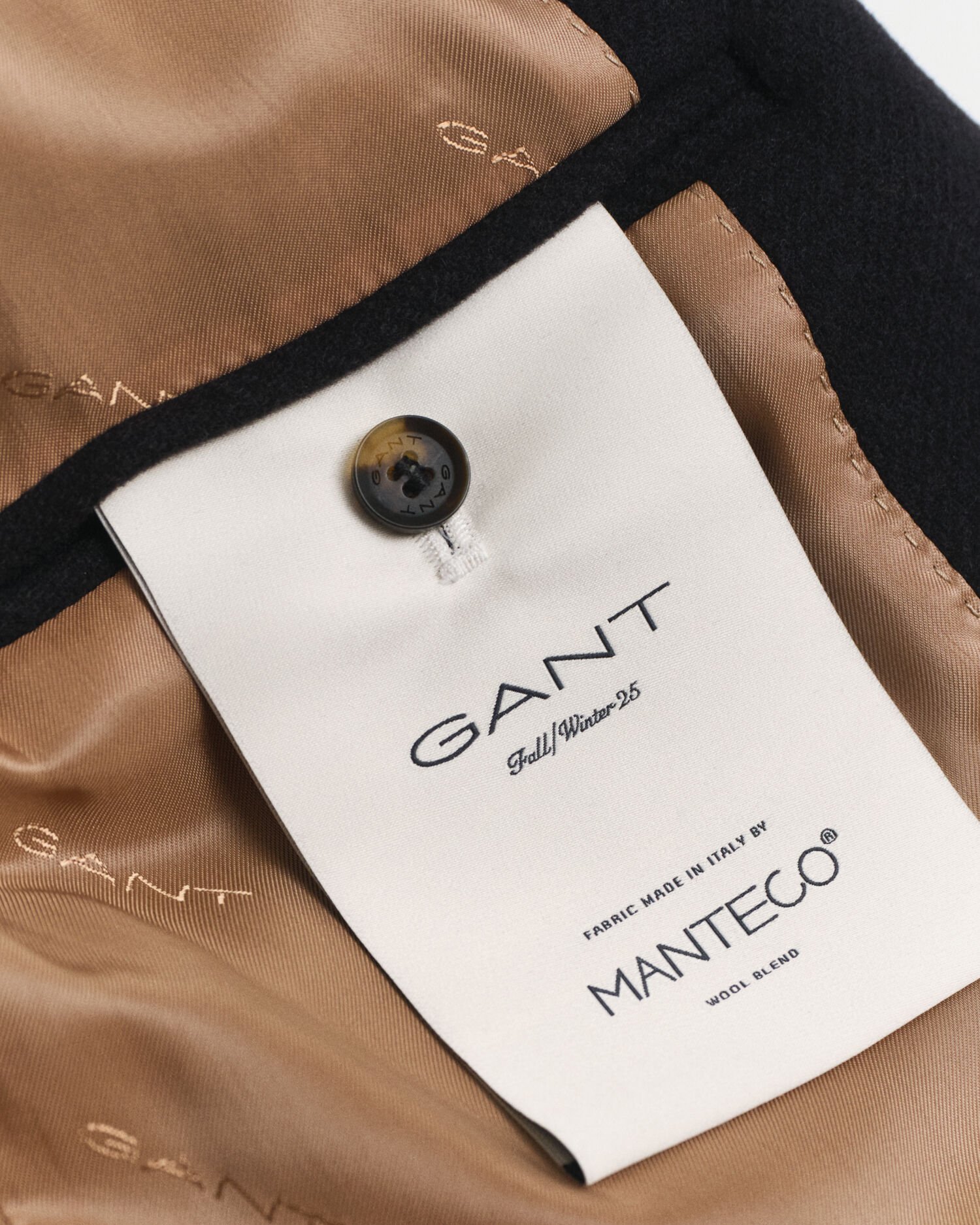 Cappotto di media lunghezza in lana