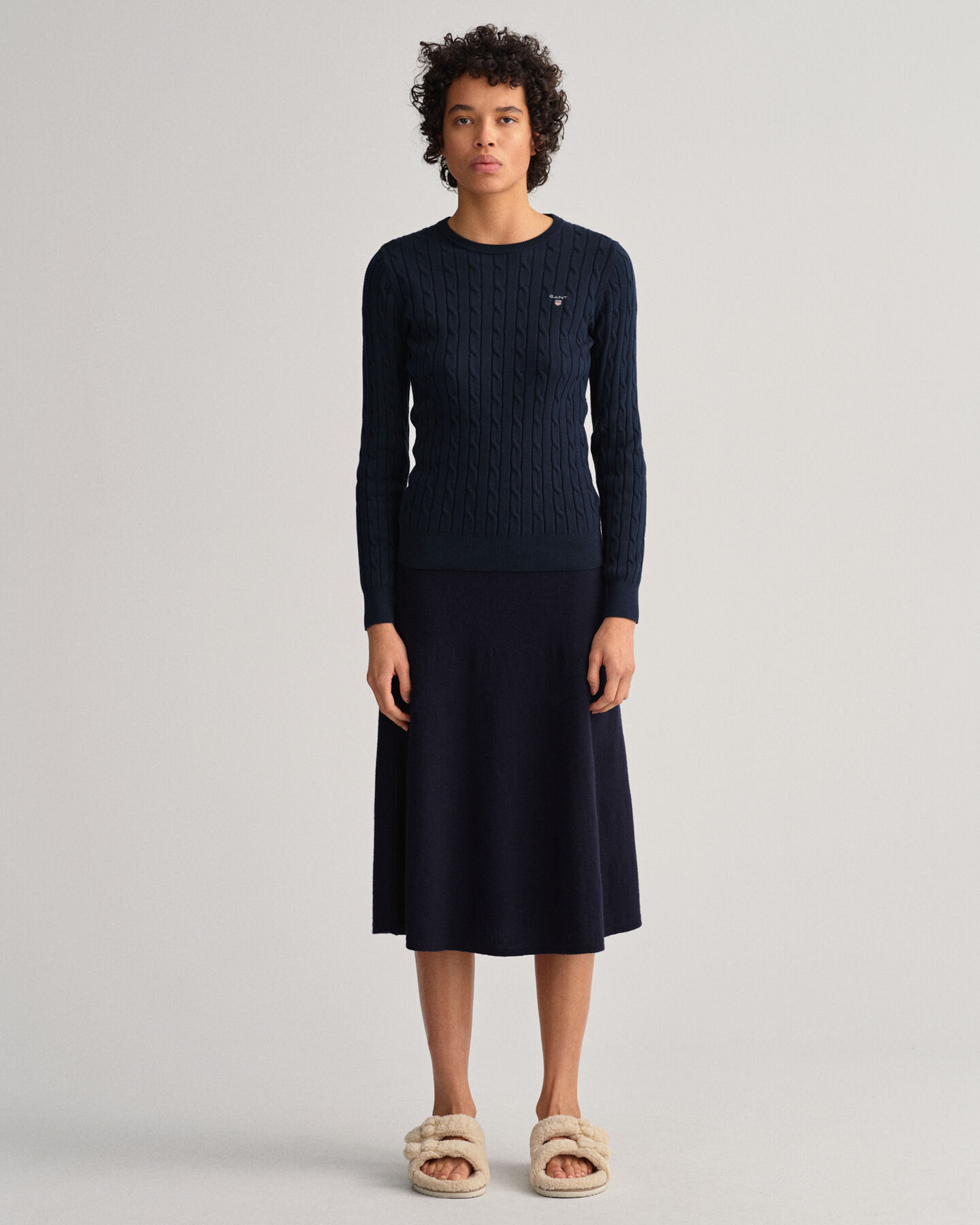 Rundhalspullover aus Stretch-Baumwolle mit Zopfmuster