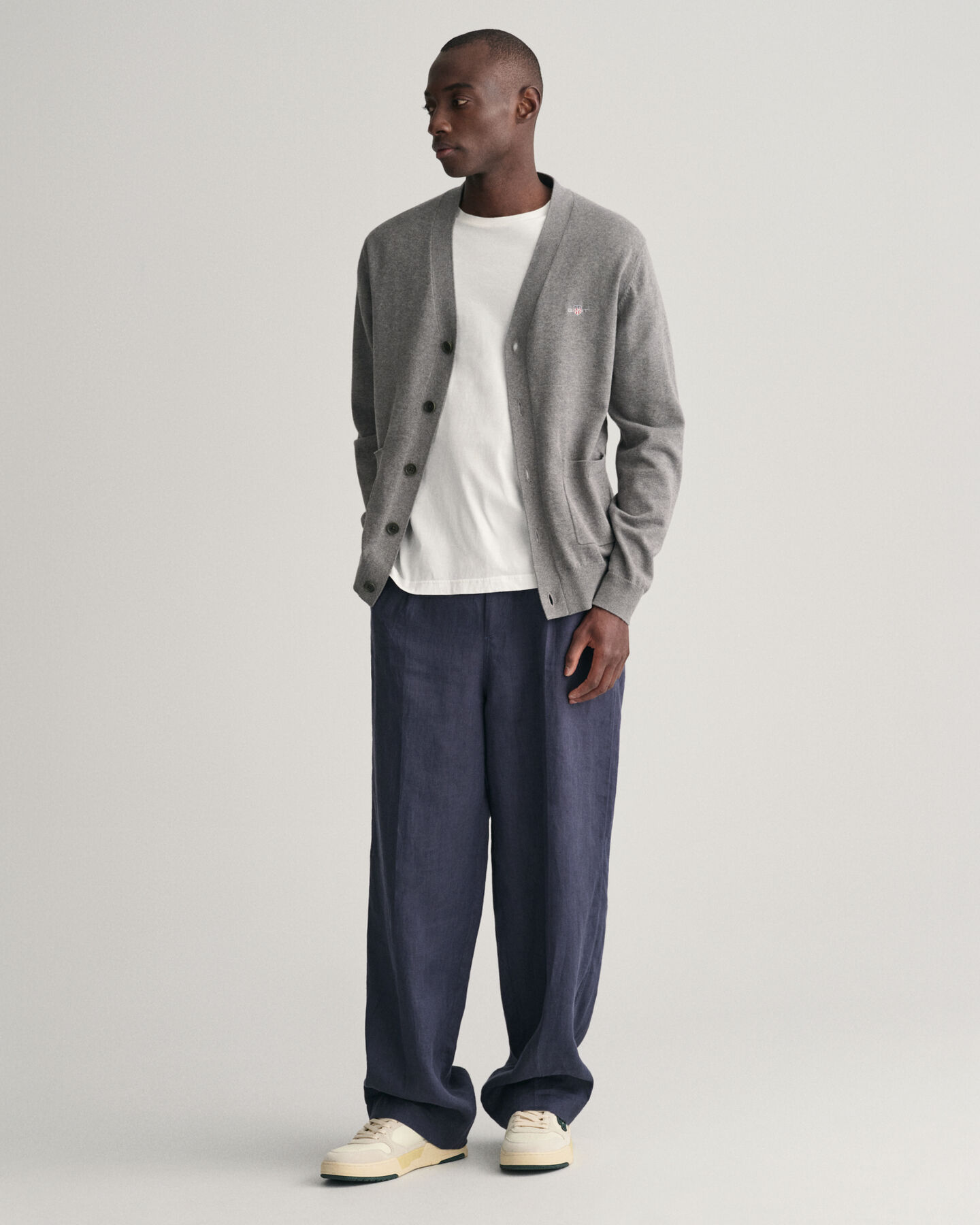 Classic V-Neck Strickjacke aus Baumwolle