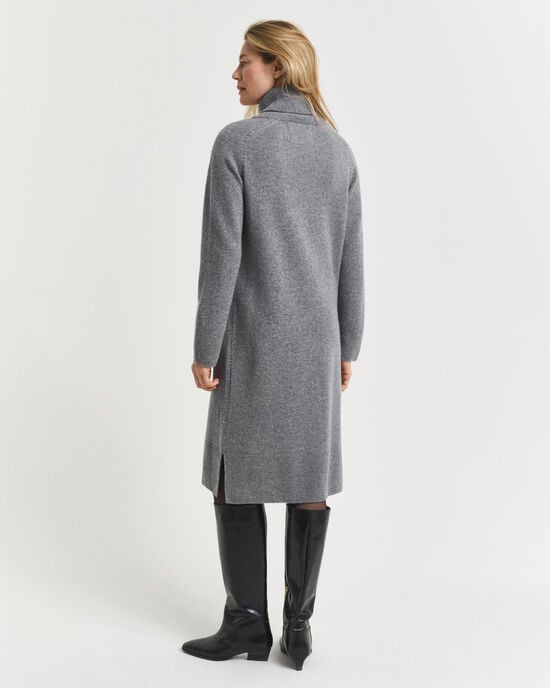 Rollkragenkleid mit Strickdetails