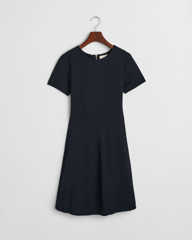 Ausgestelltes Jerseykleid