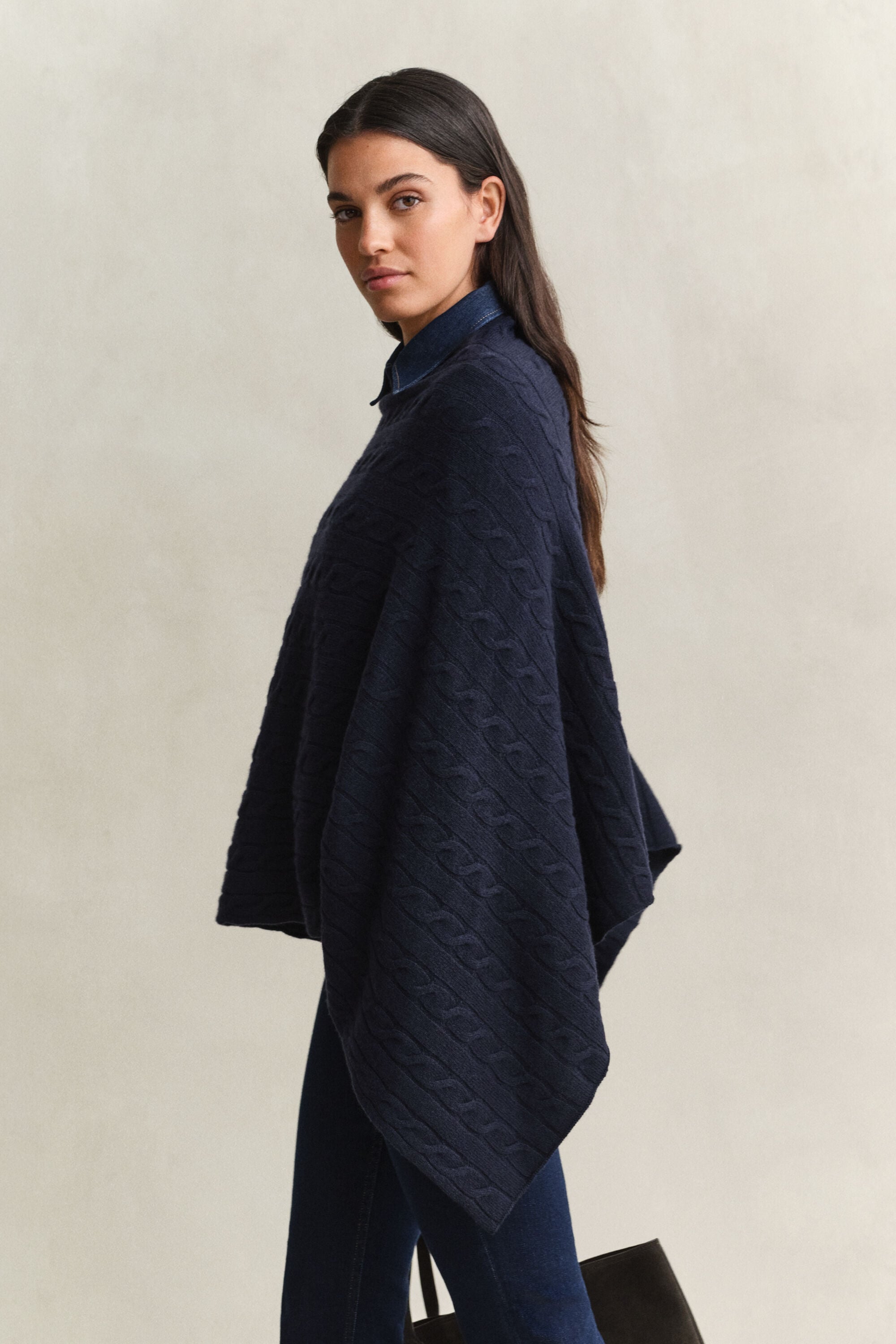Poncho a trecce in lana