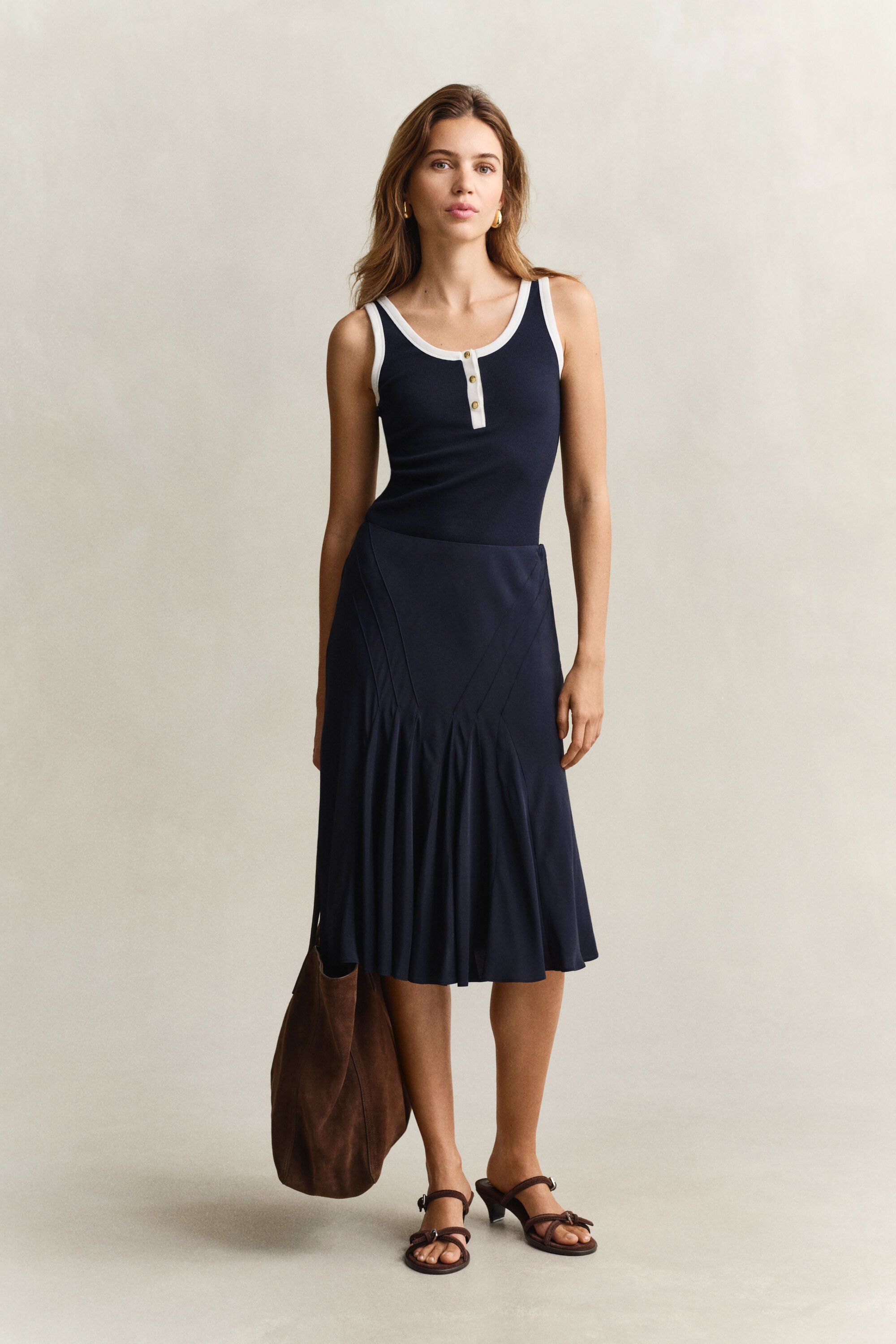 Gonna svasata con taglio sbieco