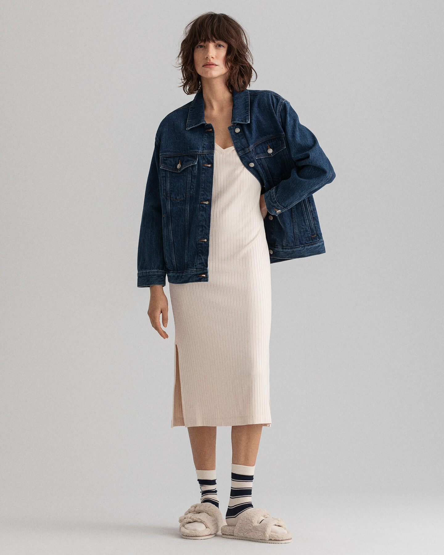 Detail Jerseykleid mit Schlitz