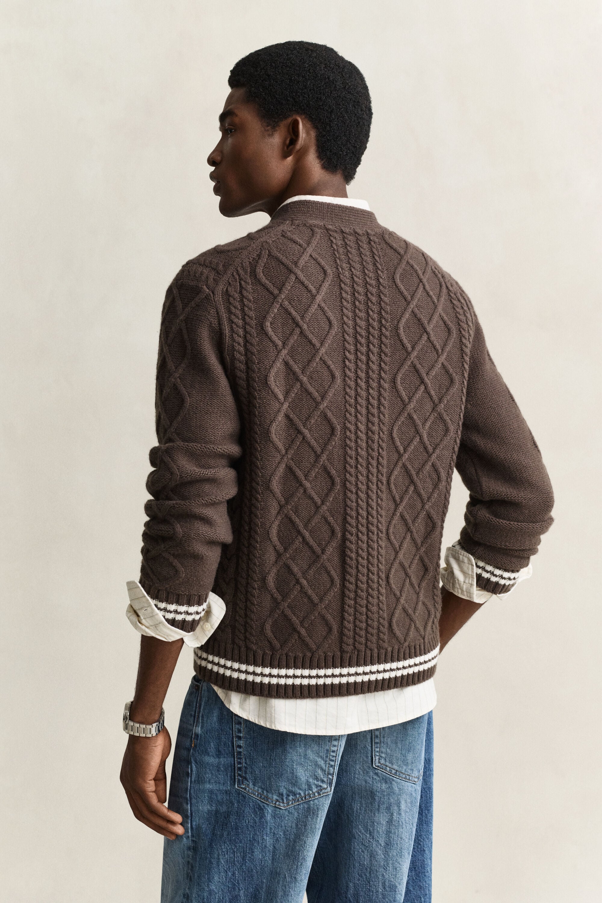 Strickjacke mit Zopfmuster aus Wollmix