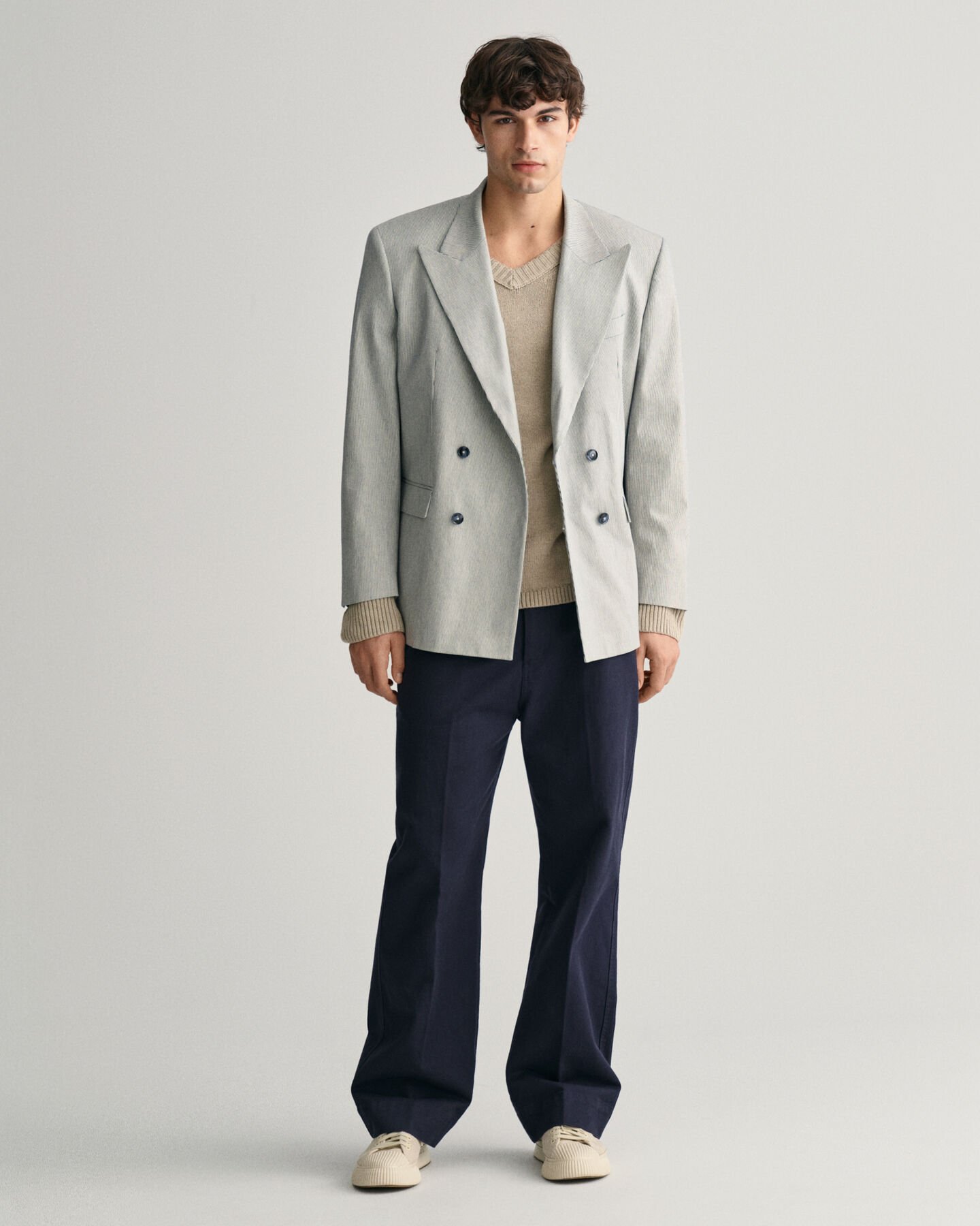 V-Neck Pullover aus Leinenmischgewebe