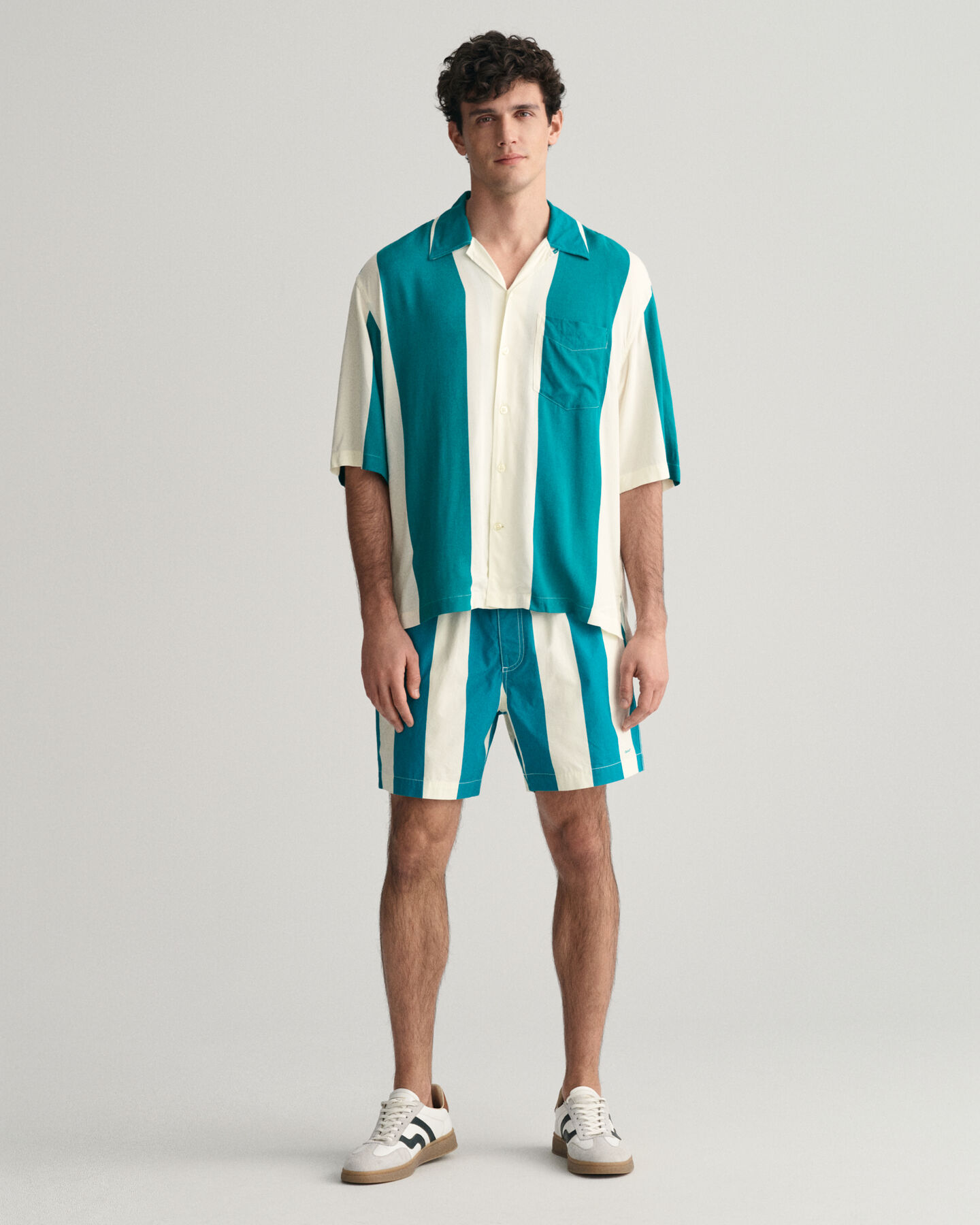 Relaxed Fit Kurzarmhemd aus Viskose