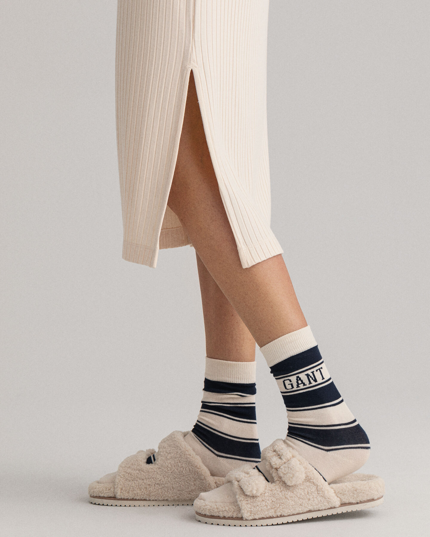 Detail Jerseykleid mit Schlitz