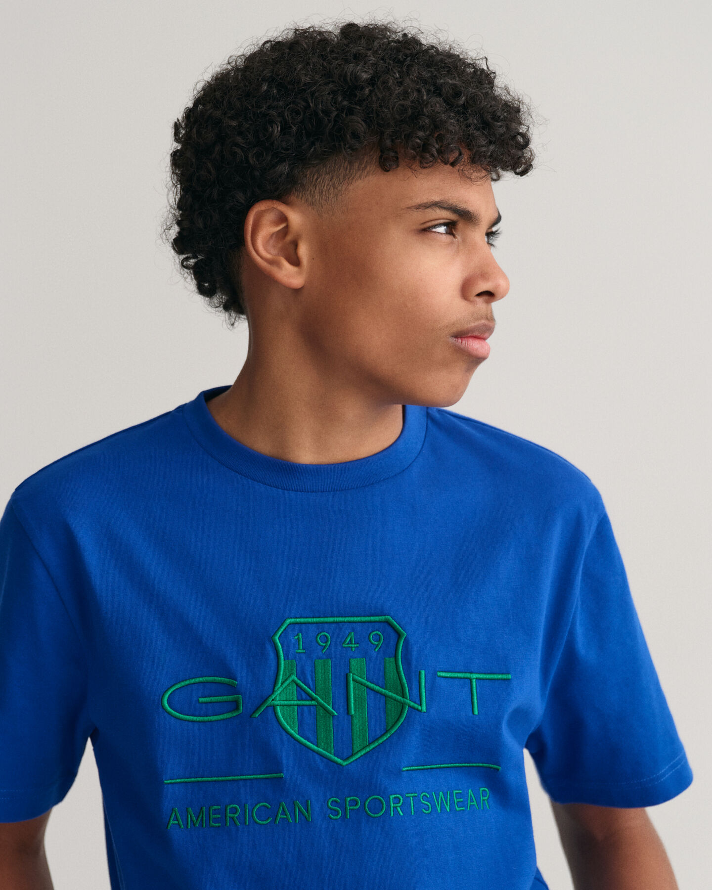 Teens Kontrast Shield T-Shirt