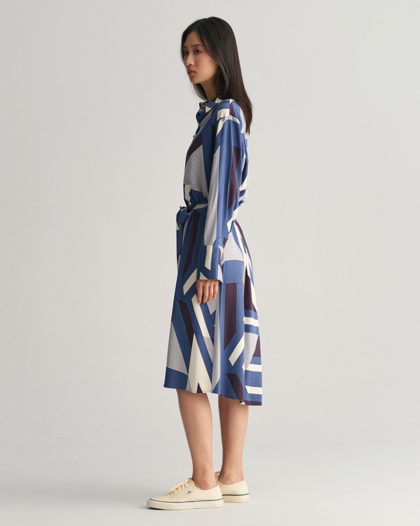 Hemdblusenkleid mit Buchstaben-Print