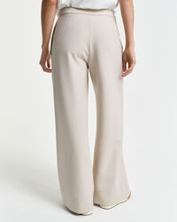 Geknöpfte Hose mit hohem Bund