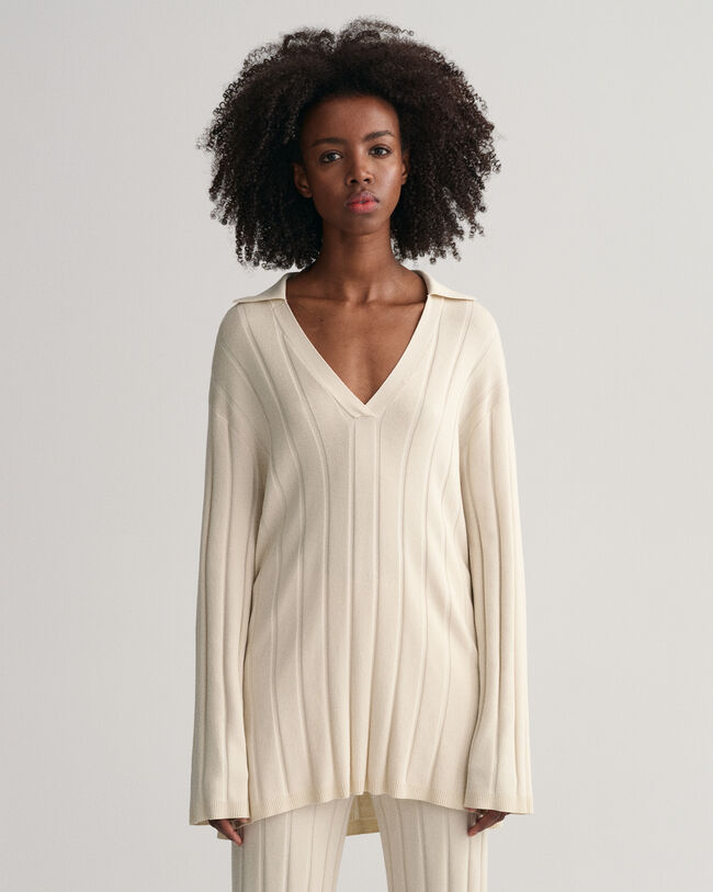 Rippstrickpullover mit offenem Kragen