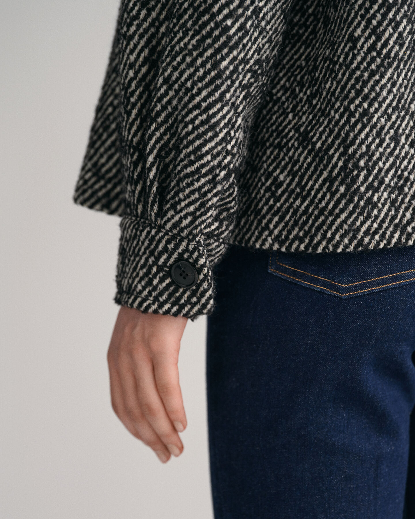 Verkürzte Wolljacke mit Muster