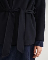 Handgenähter Blazer mit Gürtel