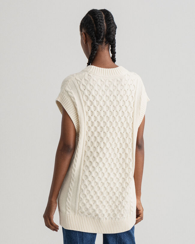 Pullunder mit Zopfmusterstruktur