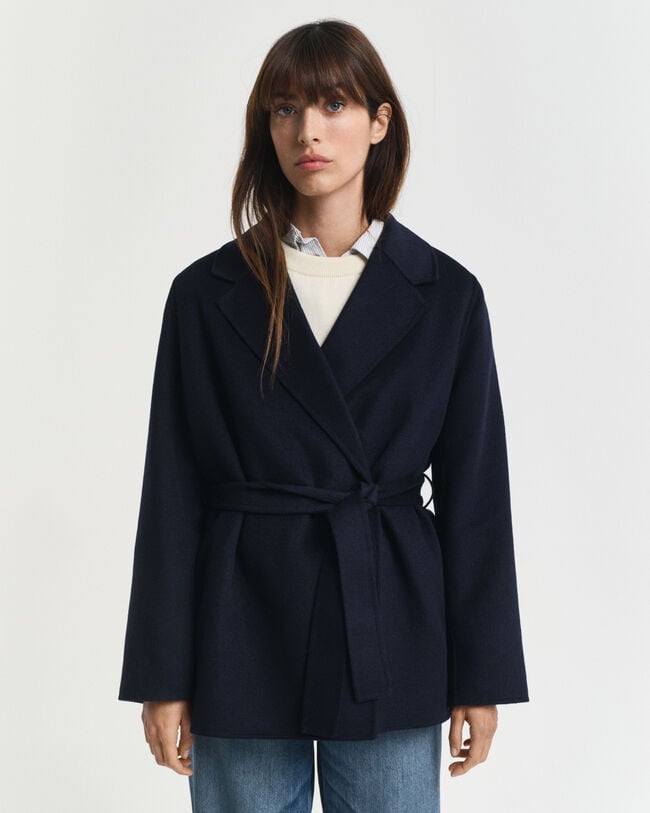 Handgenähte Jacke mit Gürtel