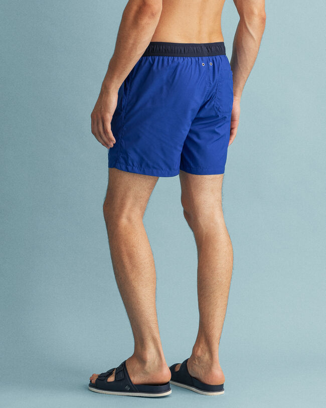 Classic Fit Retro Shield Badeshorts