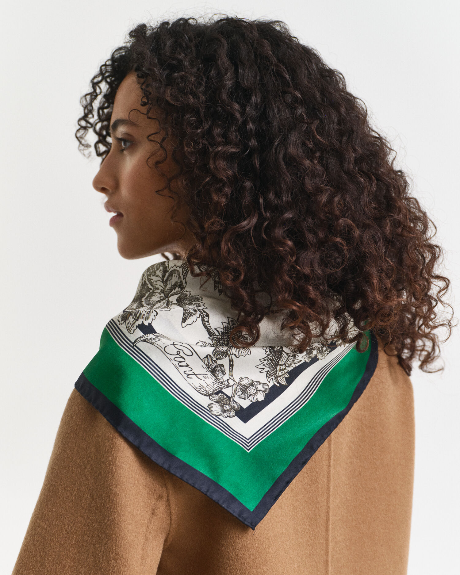 Foulard in seta con stampa di albero