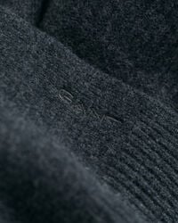 Strickschal aus Wolle