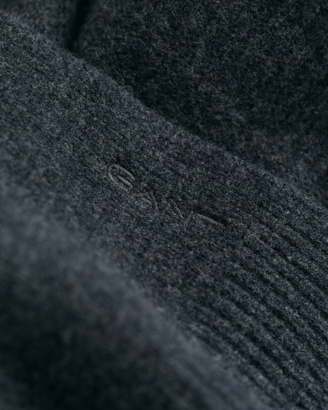 Strickschal aus Wolle