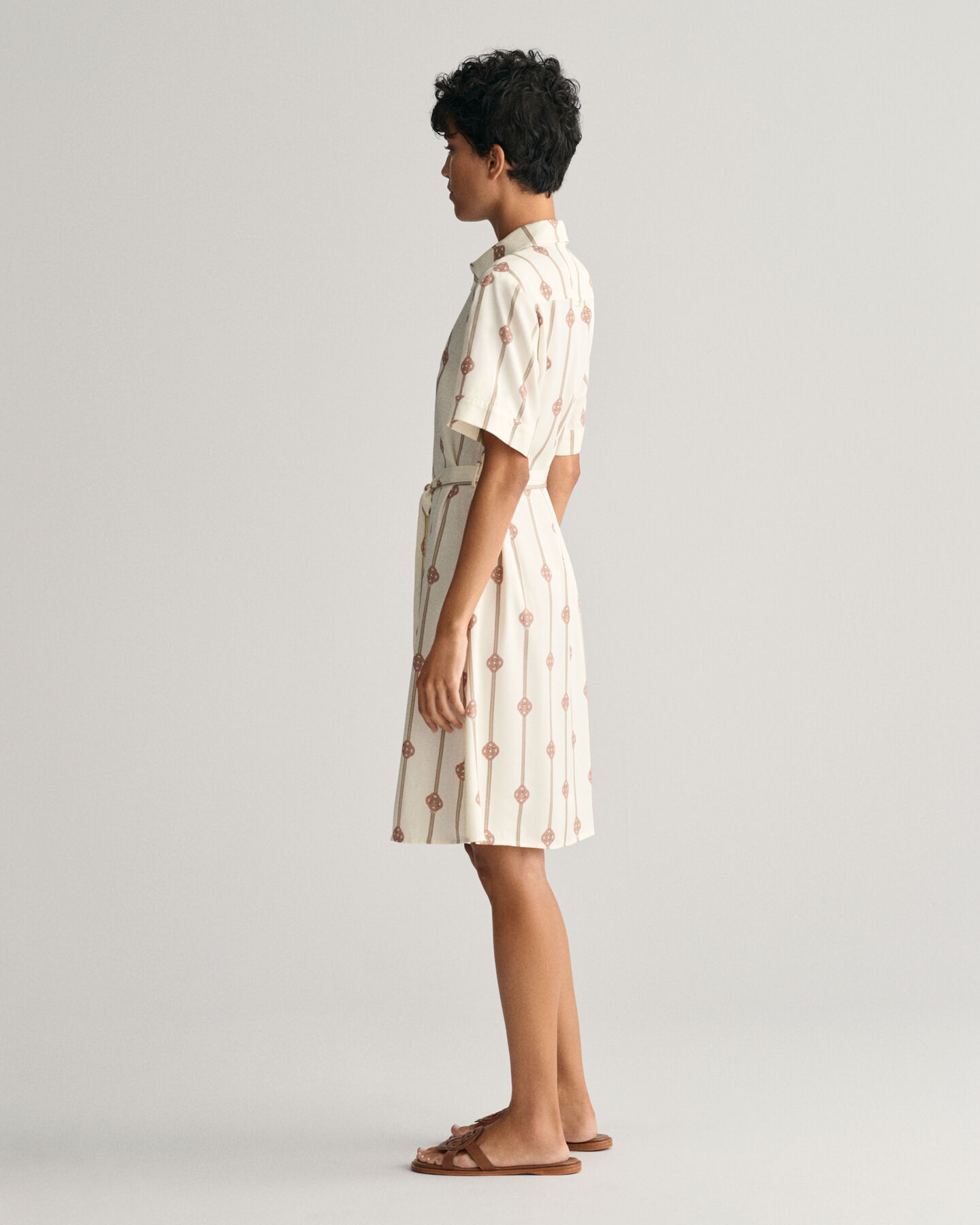 Kurzärmliges Hemdblusenkleid mit Print