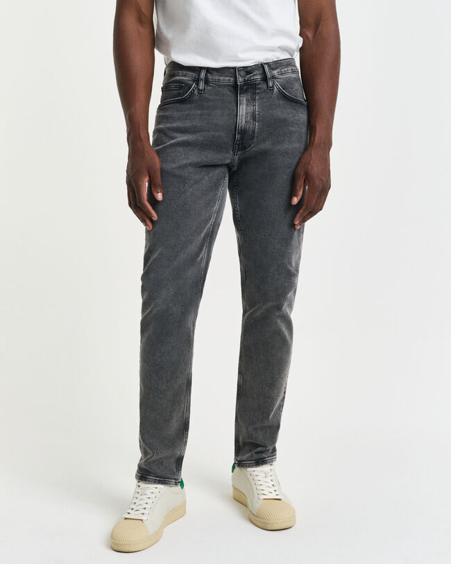 Slim Fit Jeans mit schwarzer Waschung