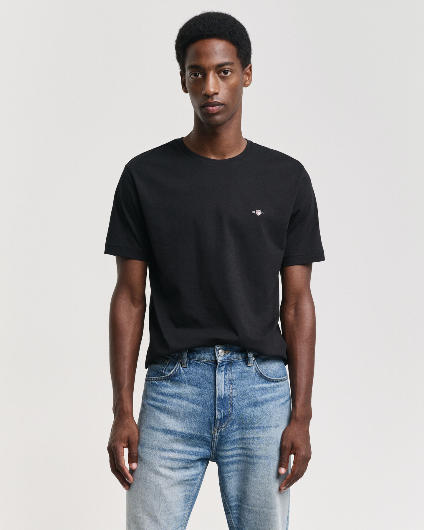 Seasonal Essential Archive Shield T-Shirt mit Stickerei