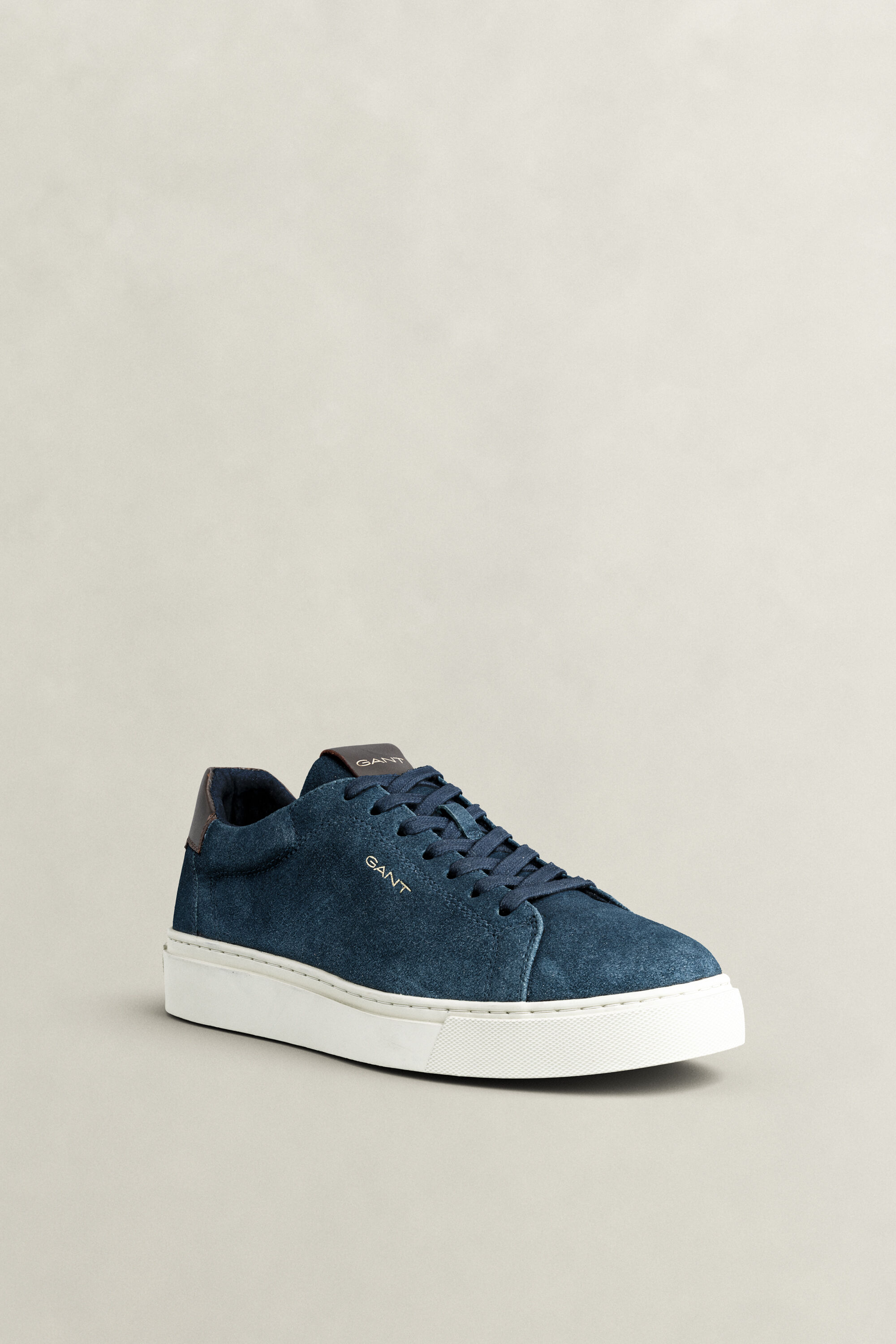 Baskets en daim McJulien