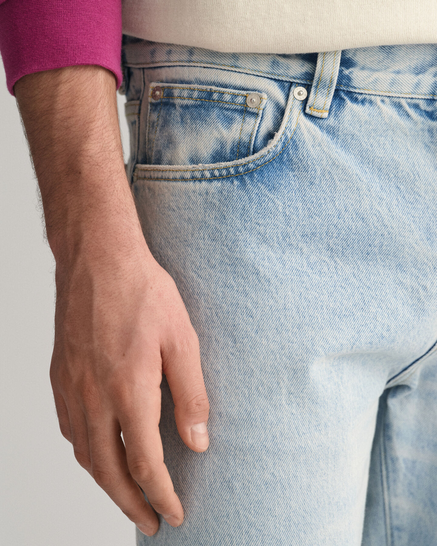 Loose Fit Jeans aus Denim mit leichter Waschung