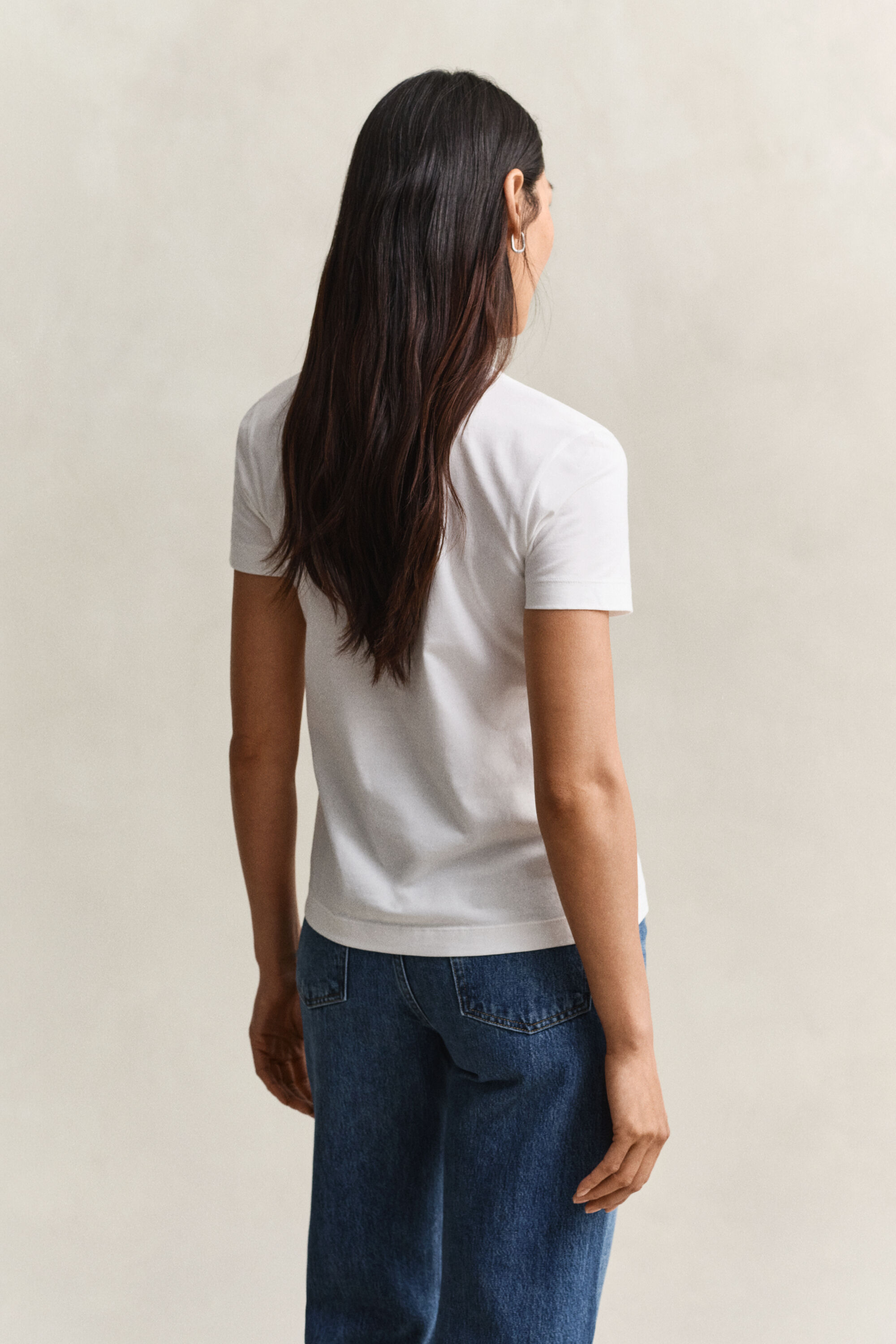 T-shirt Shield con scollo a V