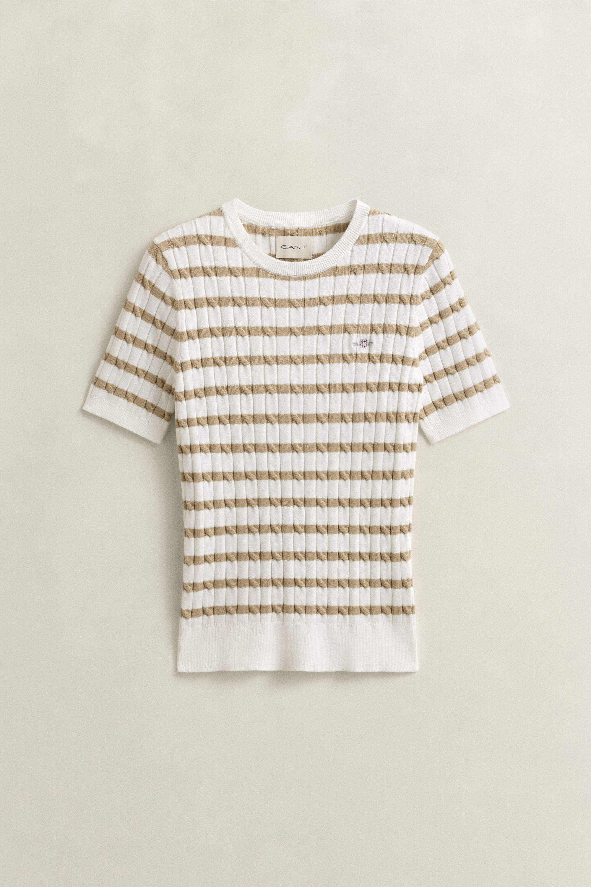 Maglia a righe a trecce con maniche corte