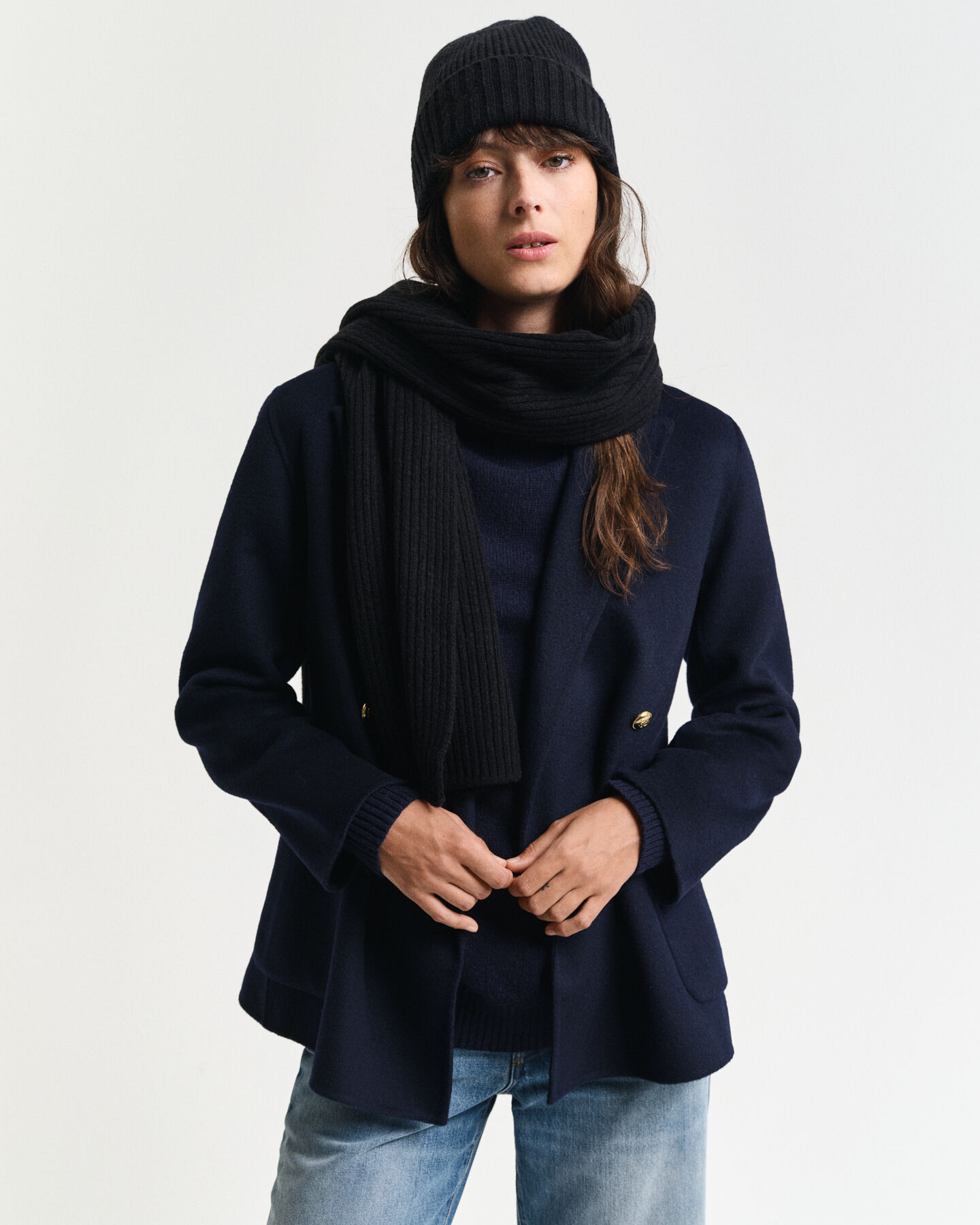 Script Graphic Beanie und Schal im Geschenkset