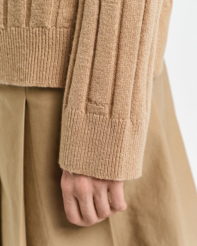 Breit gerippter Wollpullover mit Stehkragen