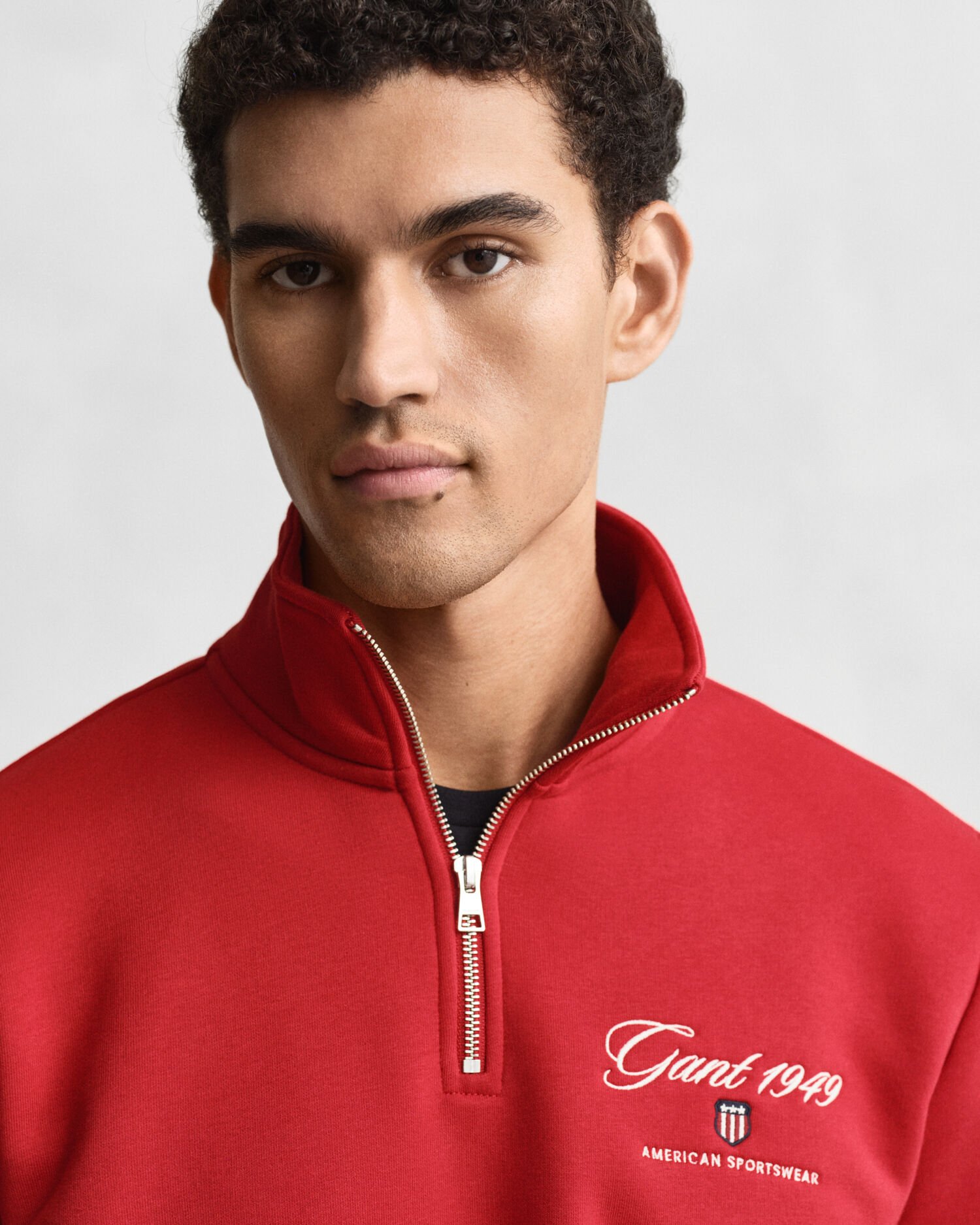 Felpa Graphic con zip corta