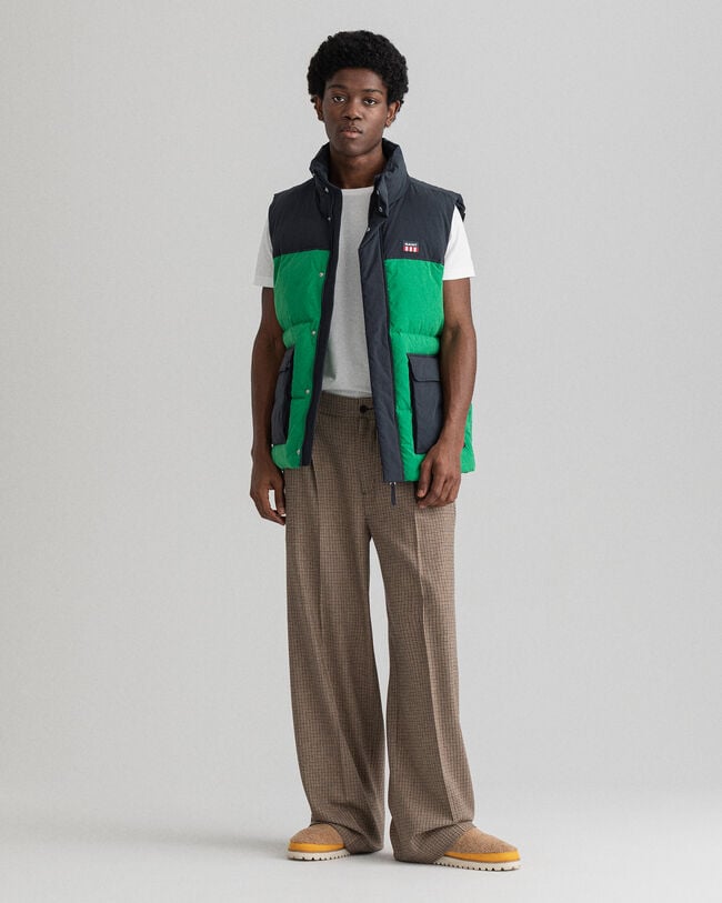 Steppweste im Blockfarbendesign