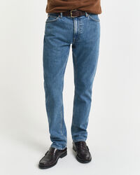 Regular Fit Clean Wash Jeans