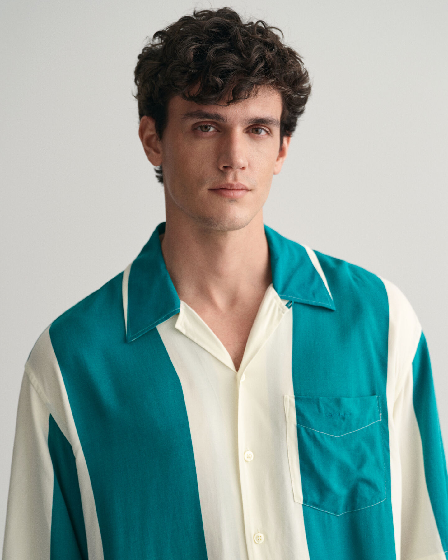 Relaxed Fit Kurzarmhemd aus Viskose